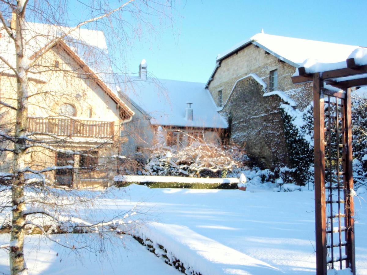 Le Cadran Solaire Romance Classe 3 Etoiles Et 3 Cles Sancey Exterior photo